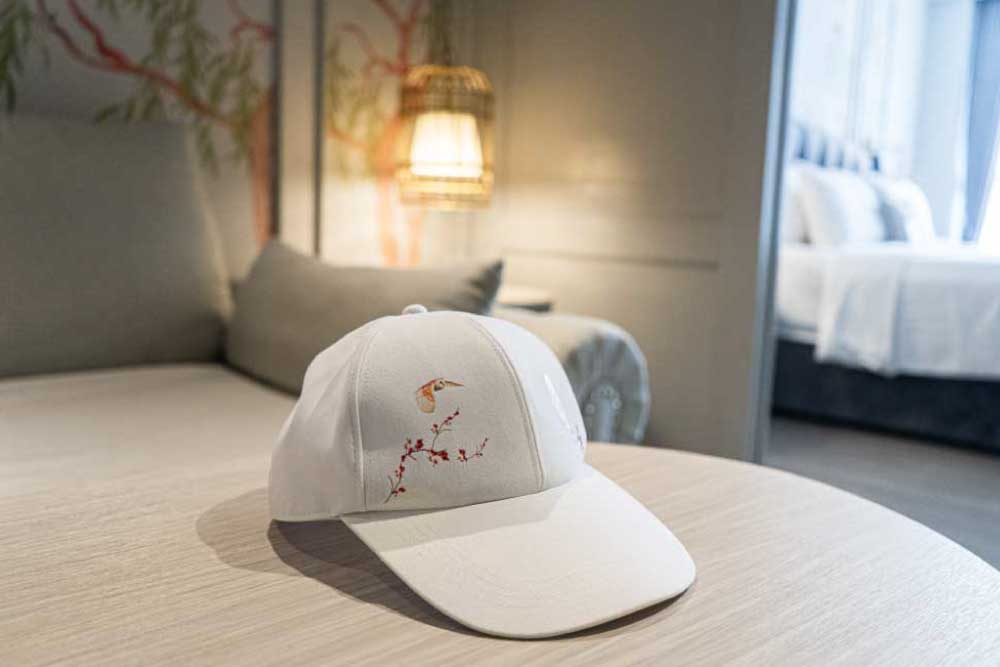 3 Vouchers of Deluxe Suite with Breakfast + Free a Salil Collection Cap