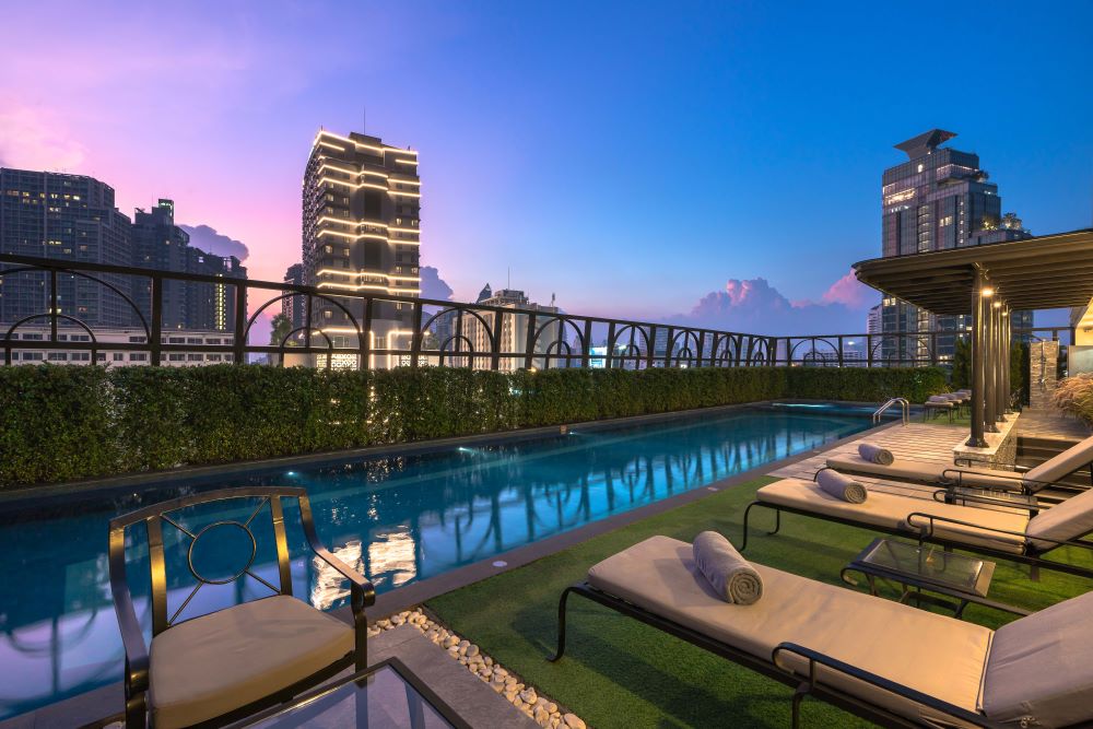3 Vouchers of Deluxe Suite with Breakfast + Free a Salil Collection Cap