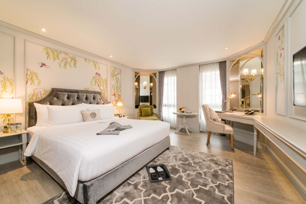 3 Vouchers of Deluxe Suite with Breakfast + Free a Salil Collection Cap