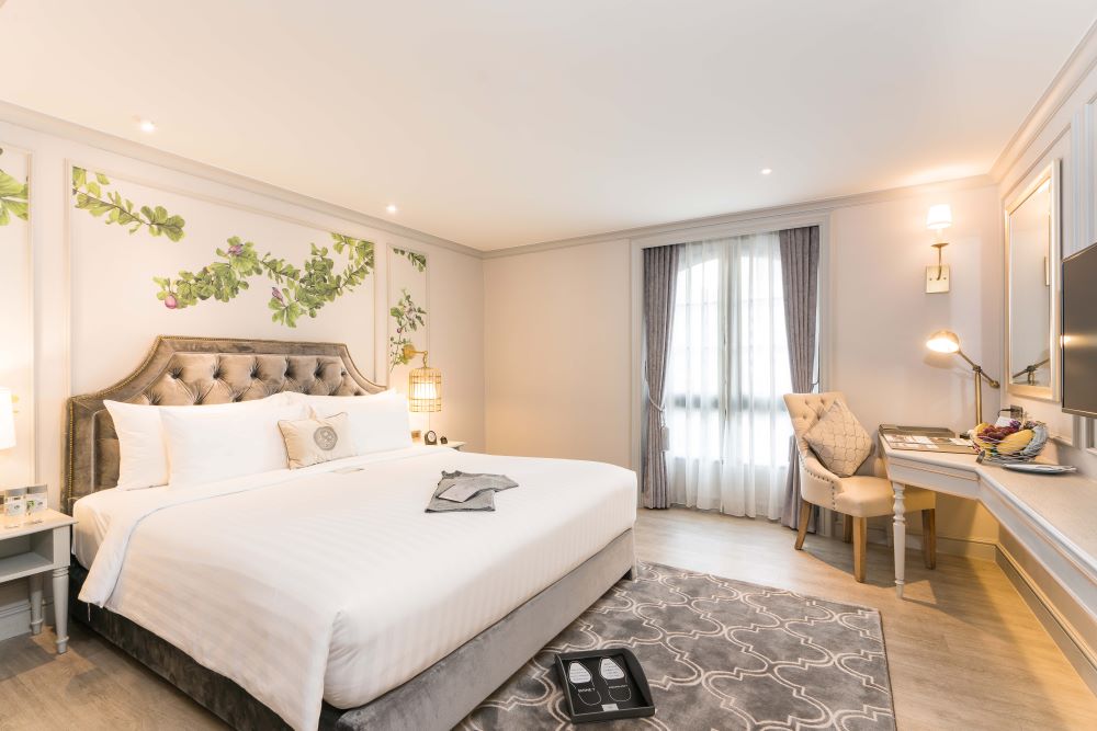 3 Vouchers of Premier Room with Breakfast + Free a Salil Collection Umbrella