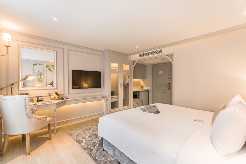 3 Vouchers of Premier Room with Breakfast + Free a Salil Collection Umbrella