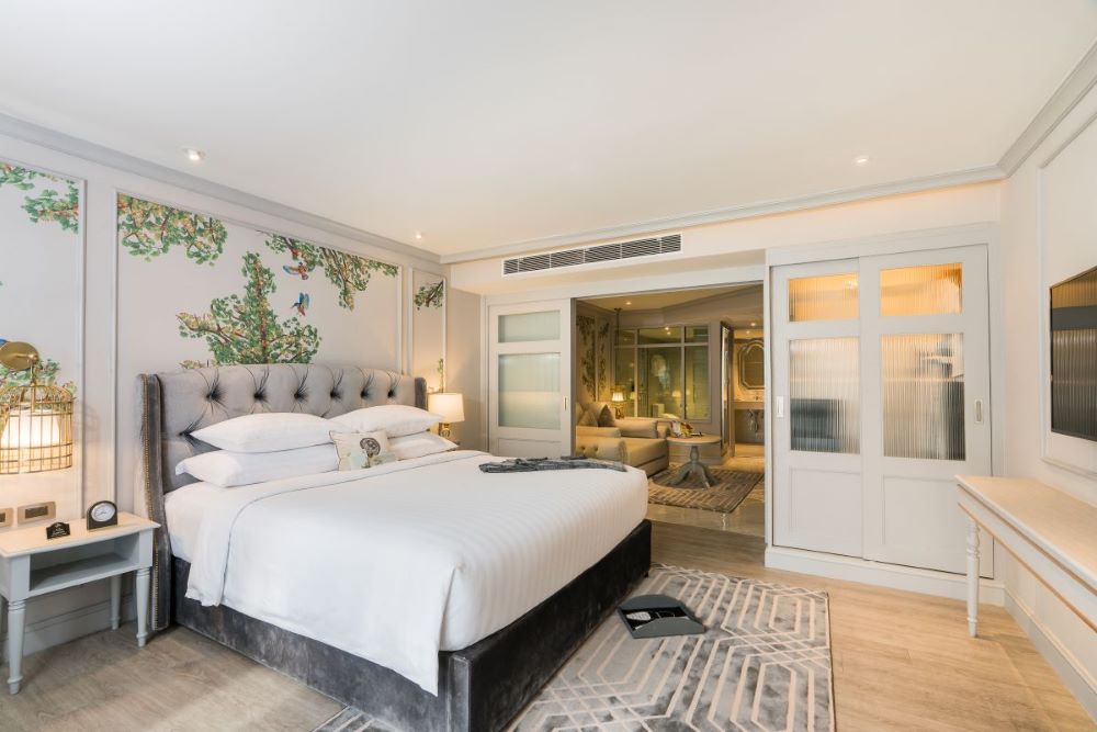 The Living Suite with Breakfast