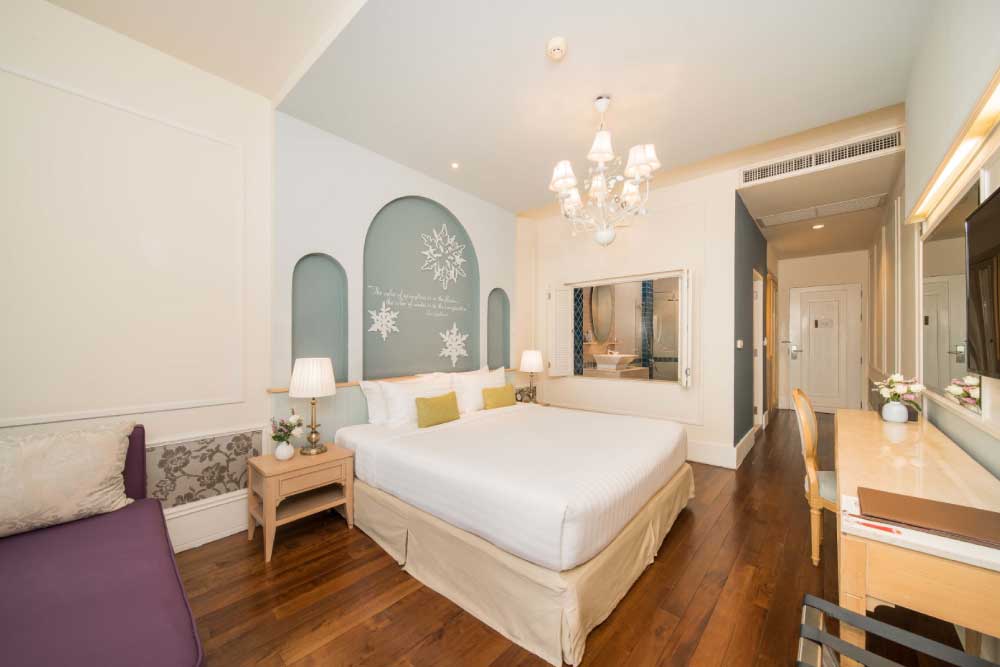 Grand Deluxe Room with Breakfast